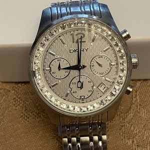 DKNY 4462 STAINLESS STEEL CHRONOGRAPH watch rhinestone encircled face w/ second